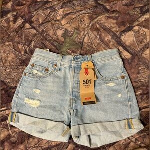 Levi’s 501 Mid rise women’s shorts size 24